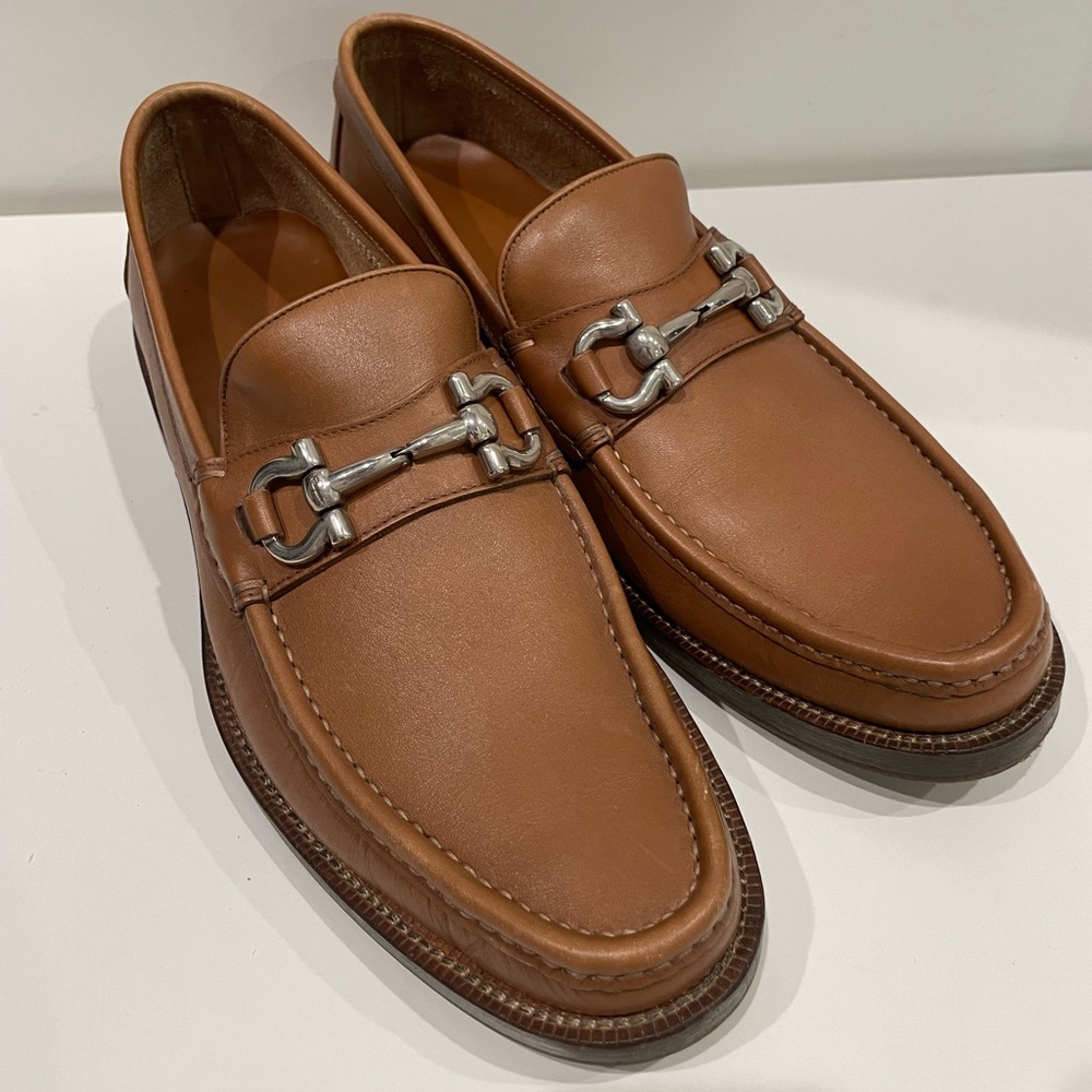 Salvatore Ferragamo Leather Gancini Ornament
Like New, Only worn a few times.